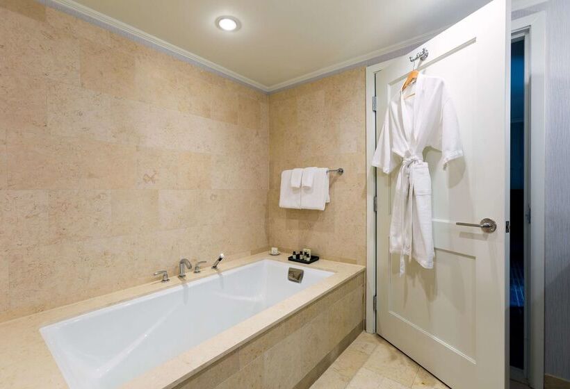 The Charles Hotel In Harvard Square