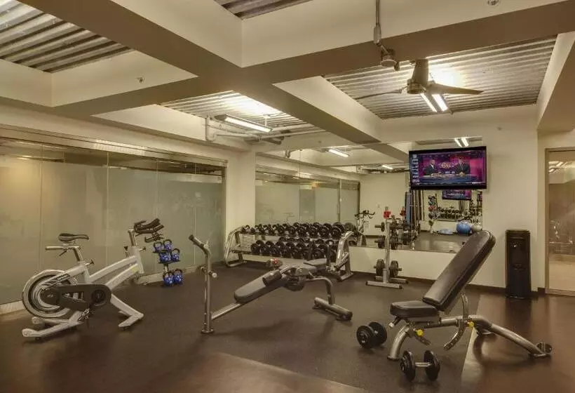 Szálloda The Madison Concourse