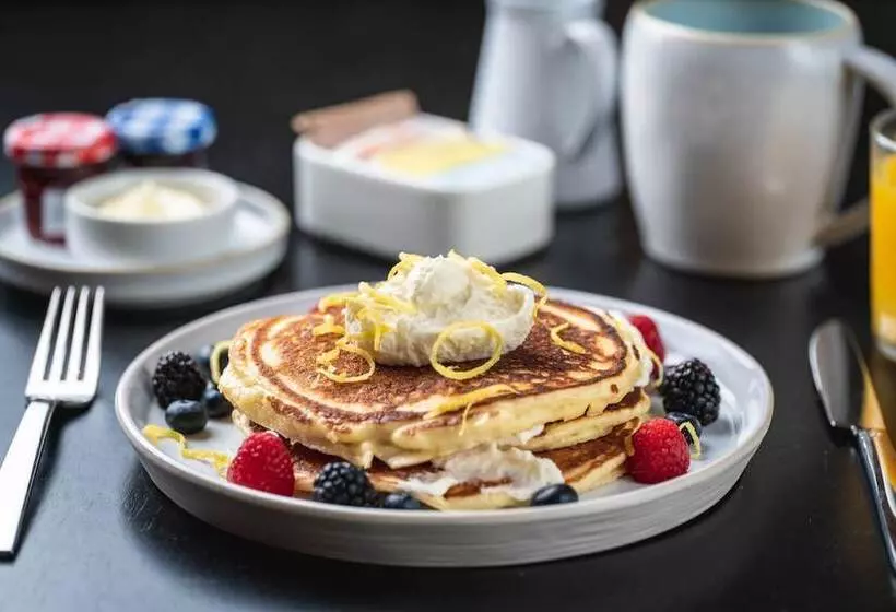 בית מלון כפרי The Talbott