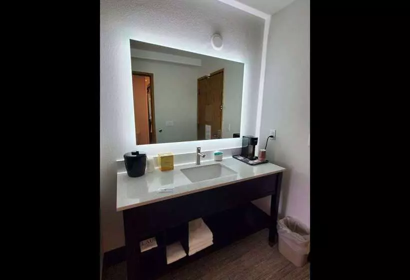 Thea Tacoma, Ascend Hotel Collection