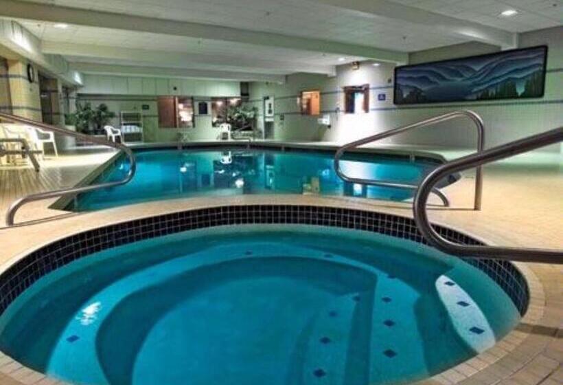 Thea Tacoma, Ascend Hotel Collection