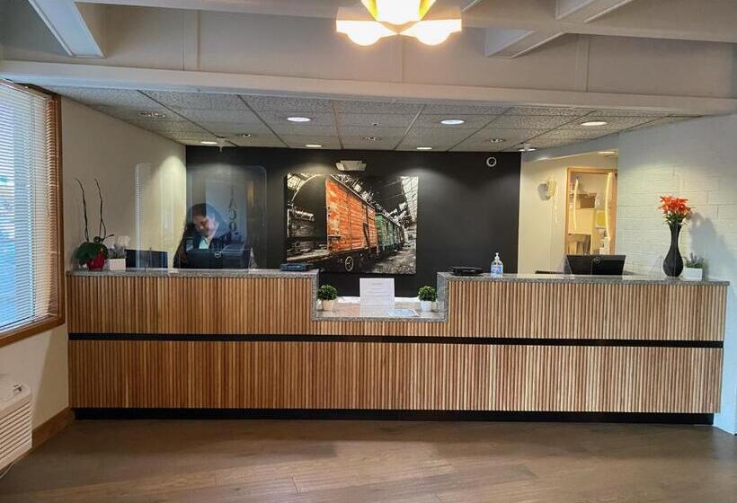 Thea Tacoma, Ascend Hotel Collection