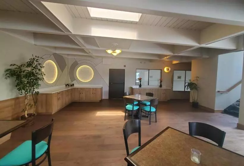 Thea Tacoma, Ascend Hotel Collection