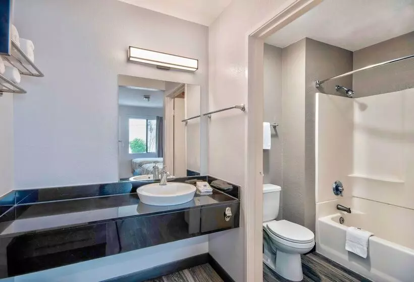 Motel 6marina, Ca  Monterey