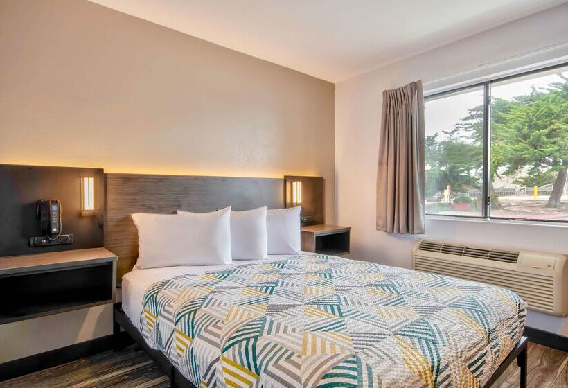 Motel 6marina, Ca  Monterey