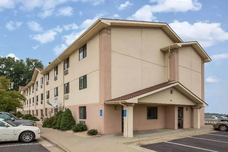 모텔 Super 8 By Wyndham Dumfries/quantico