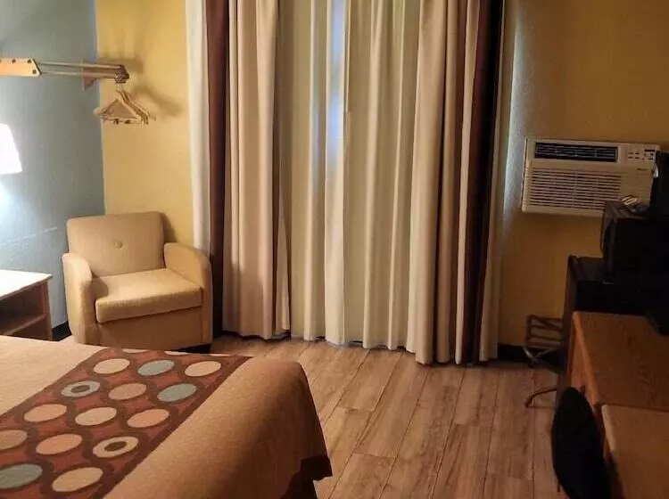 Motel Super 8 By Wyndham Raton