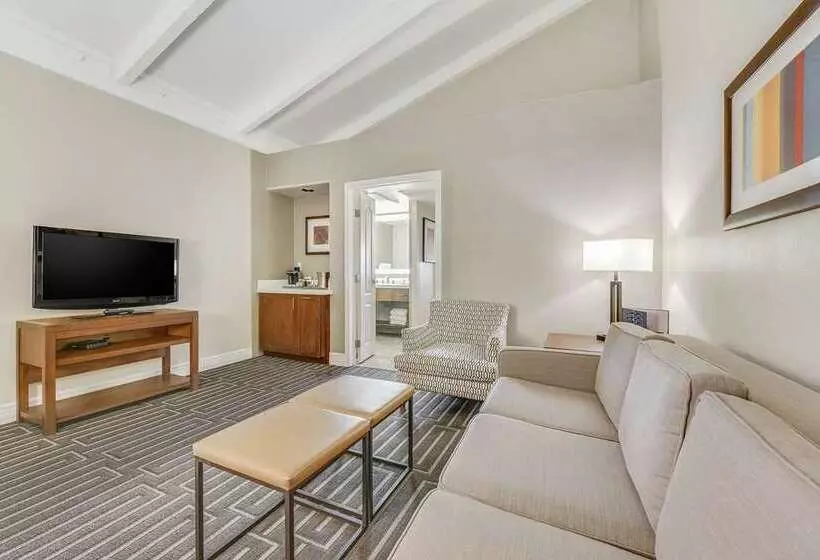 Hilton Phoenix Tapatio Cliffs Resort