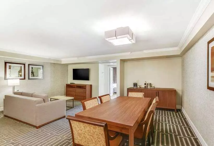 Hilton Phoenix Tapatio Cliffs Resort