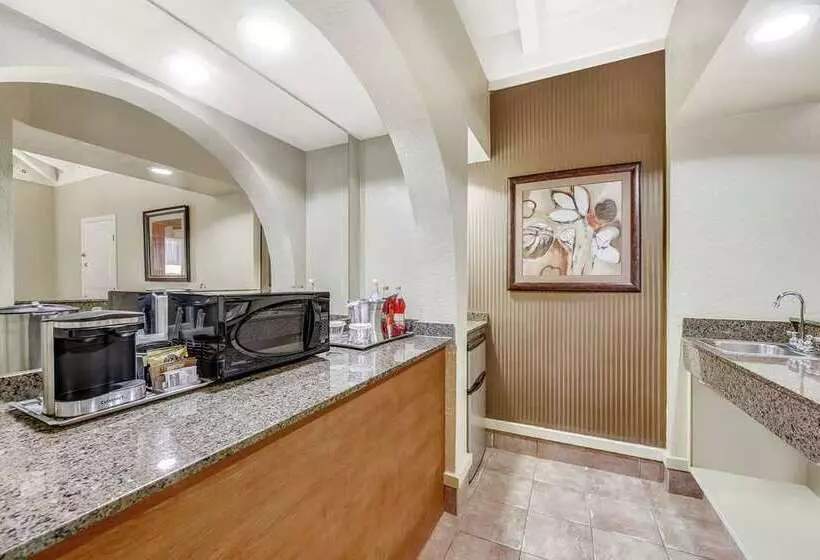 Hilton Phoenix Tapatio Cliffs Resort