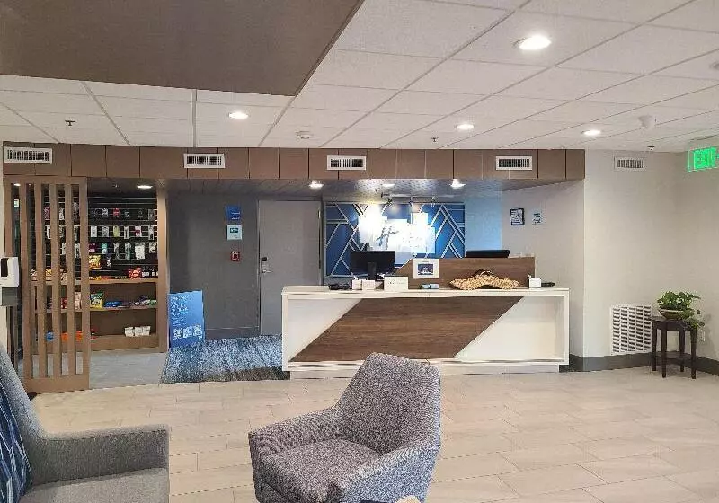 Отель Holiday Inn Express Fort Lauderdale North   Executive Airport, An Ihg