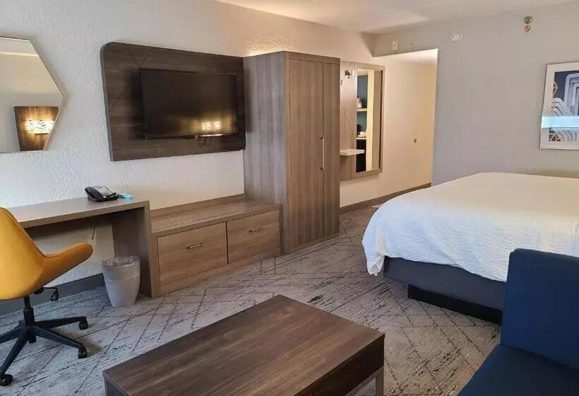 Отель Holiday Inn Express Fort Lauderdale North   Executive Airport, An Ihg