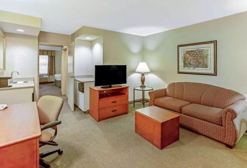 호텔 La Quinta By Wyndham Appleton College Avenue