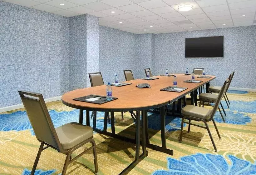 Hotel Outrigger Waikiki Beachcomber