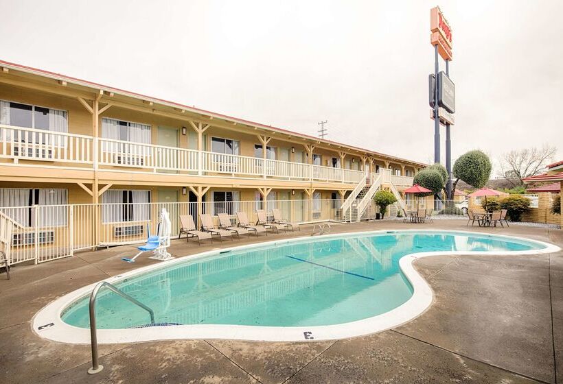 هتل Red Lion Inn & Suites Redding