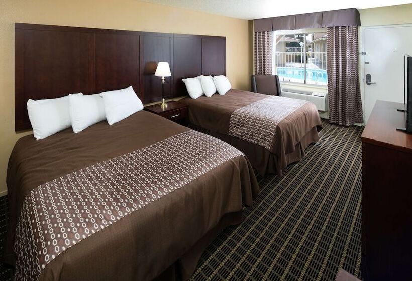 هتل Red Lion Inn & Suites Redding