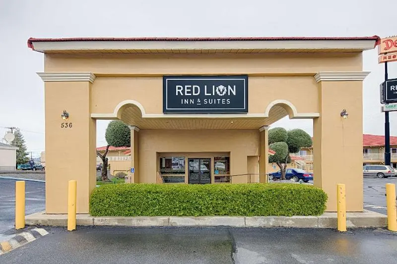 هتل Red Lion Inn & Suites Redding