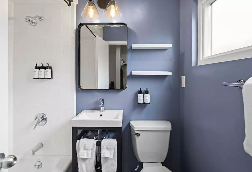 Sea Harbor Hotel   San Diego