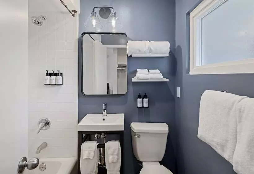 Sea Harbor Hotel   San Diego