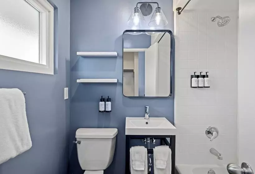 Sea Harbor Hotel   San Diego