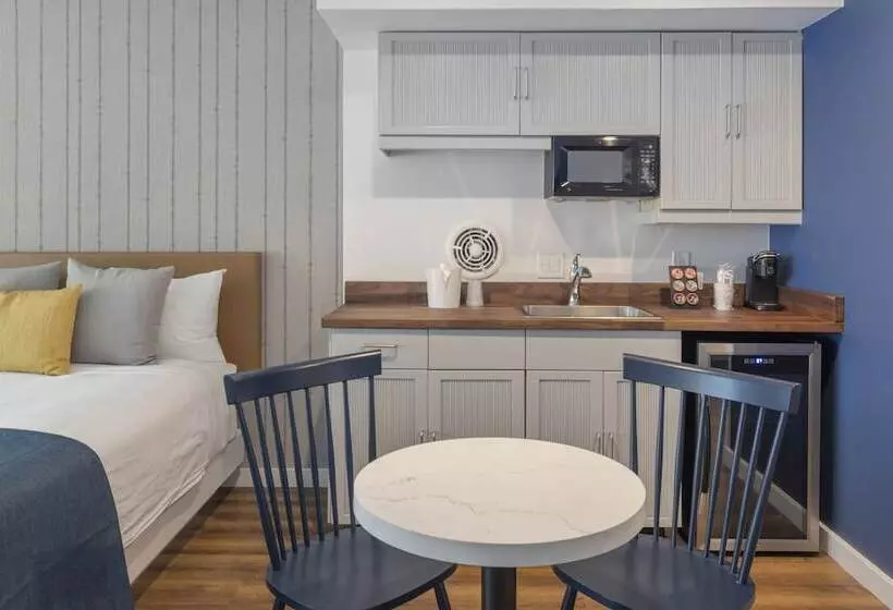 Sea Harbor Hotel   San Diego