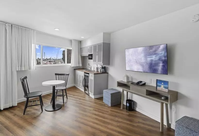 Sea Harbor Hotel   San Diego