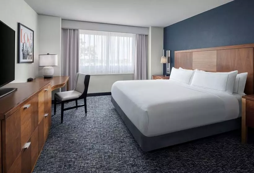 Hotel The Alloy King Of Prussia   A Doubletree By Hilton