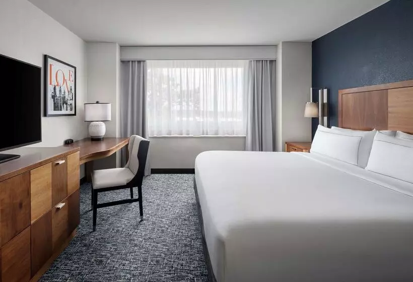 Hotel The Alloy King Of Prussia   A Doubletree By Hilton