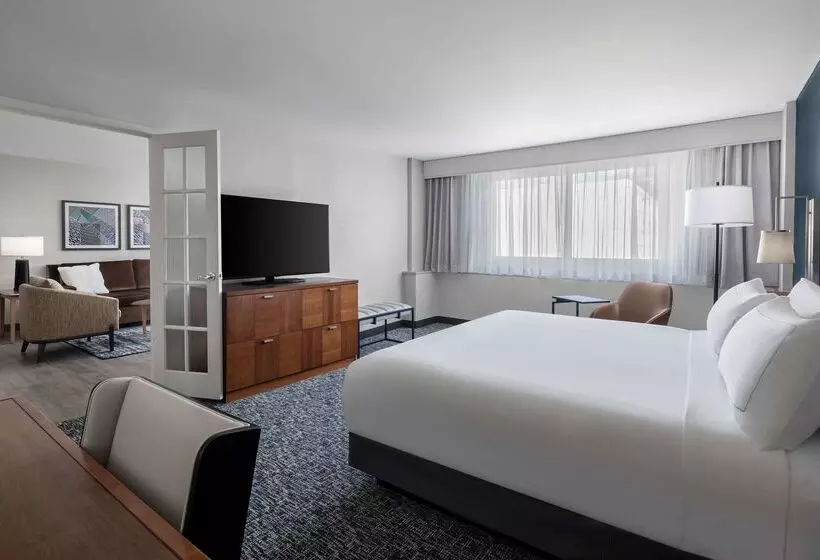 Hotel The Alloy King Of Prussia   A Doubletree By Hilton