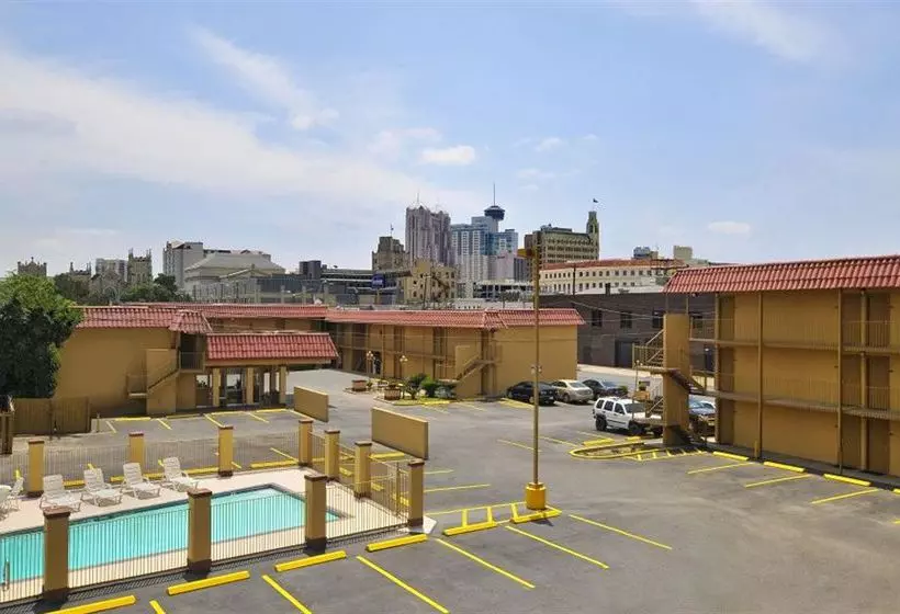 酒店 Rodeway Inn Downtown near Riverwalk