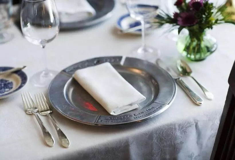 هتل The Red Lion Inn