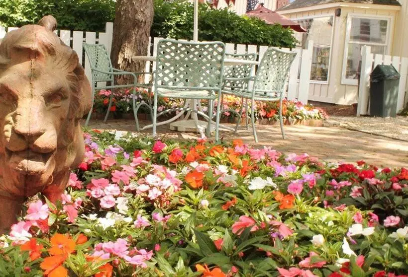 هتل The Red Lion Inn