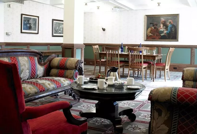 هتل The Red Lion Inn