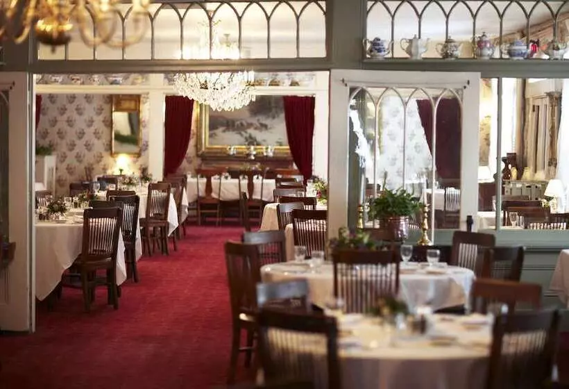 هتل The Red Lion Inn