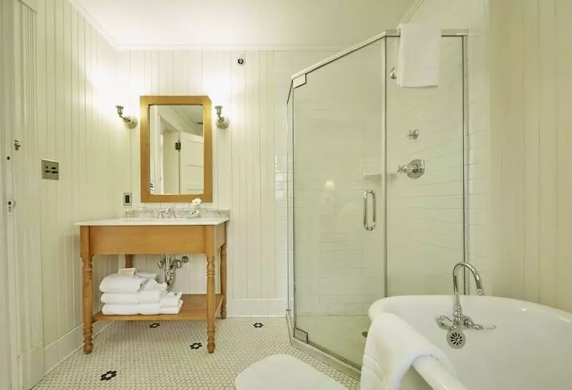 هتل The Red Lion Inn