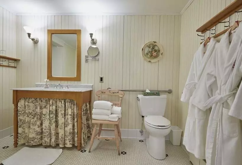 هتل The Red Lion Inn