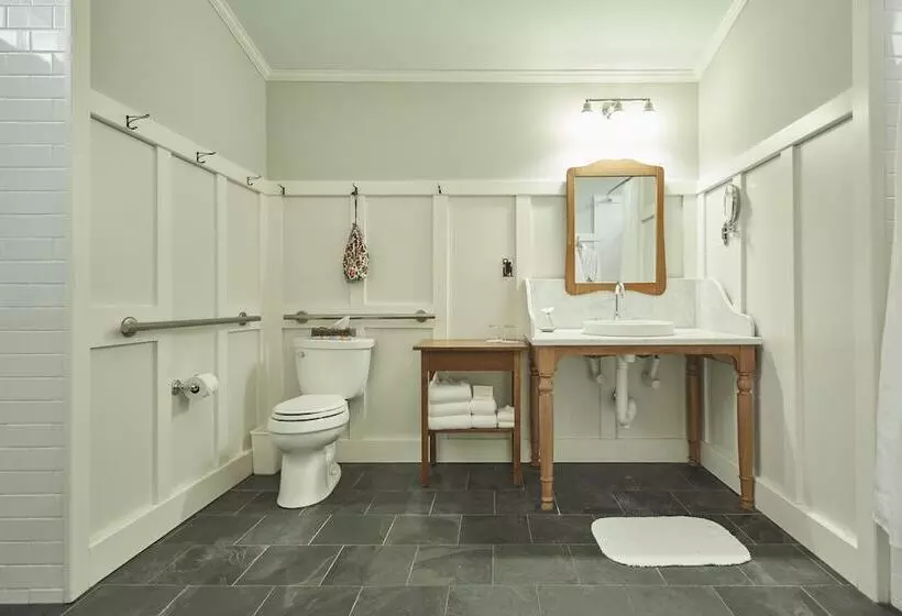 هتل The Red Lion Inn