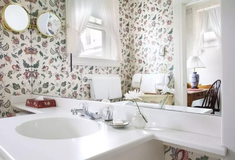 هتل The Red Lion Inn