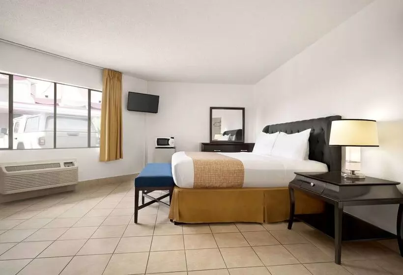 فندق Travelodge By Wyndham Las Vegas