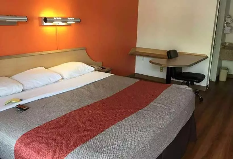 Hotelli Travelodge By Wyndham San Antonio Lackland Afb North