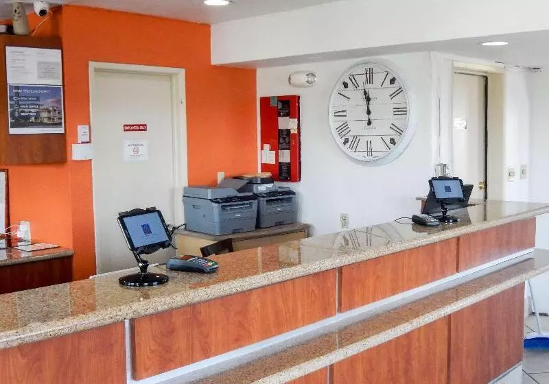 Hotelli Travelodge By Wyndham San Antonio Lackland Afb North
