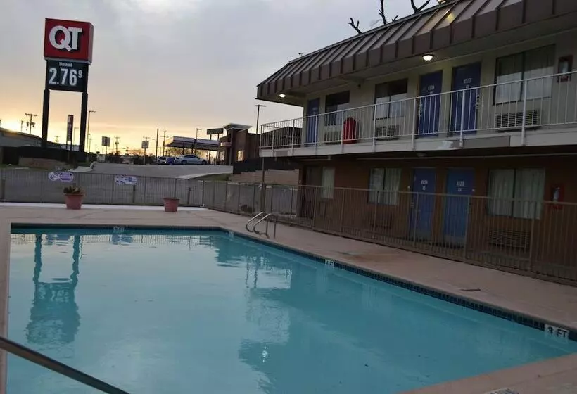 Hotelli Travelodge By Wyndham San Antonio Lackland Afb North