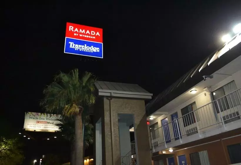 Hotelli Travelodge By Wyndham San Antonio Lackland Afb North