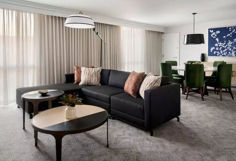 هتل Westchester Marriott