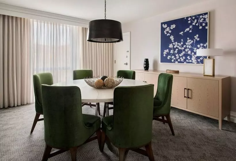 هتل Westchester Marriott