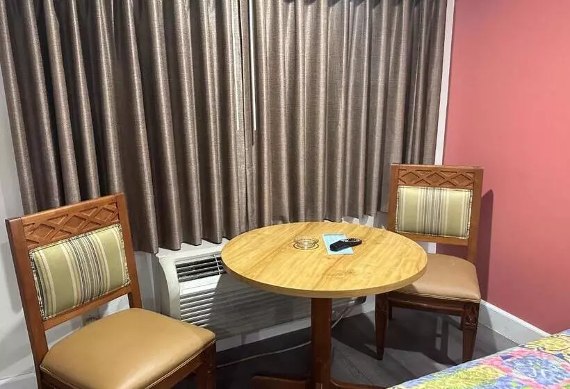 Отель Willow Tree Lodge