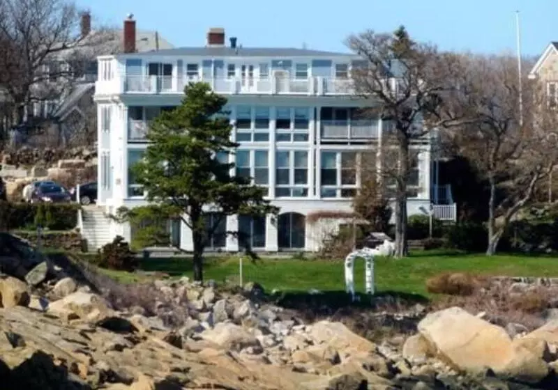 فندق Yankee Clipper Inn