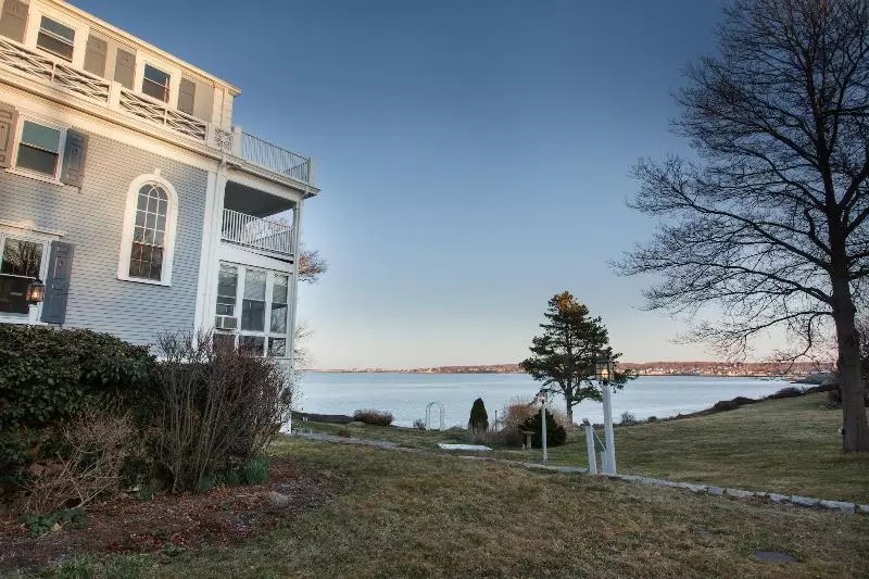 فندق Yankee Clipper Inn