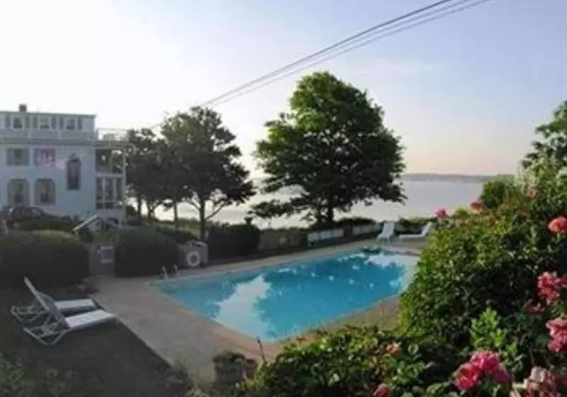 فندق Yankee Clipper Inn