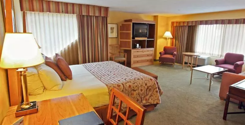 Water's Edge Resort & Spa